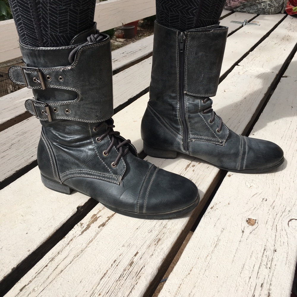 Boot - Picture 4 of 4